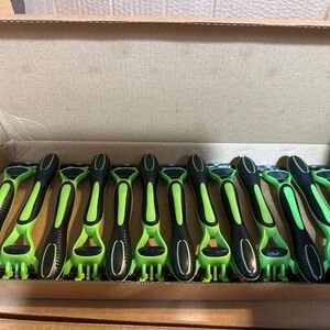 Green and Black Razors ReliaShave Men's 6-Blade Razor 13 pack